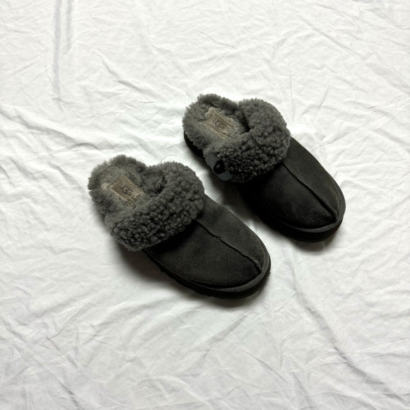 Ugg Slippers Size 7